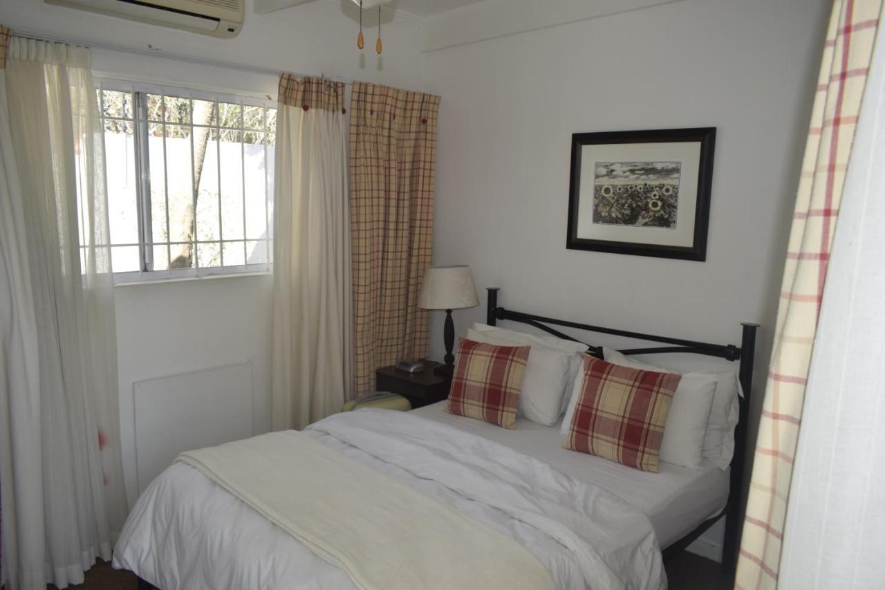 Lala Nathi Hotel Midrand Buitenkant foto